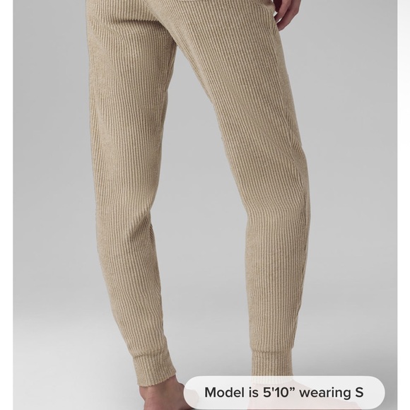 Alo Muse Sweatpant and Sweatshirt set size M - Picture 3 of 9